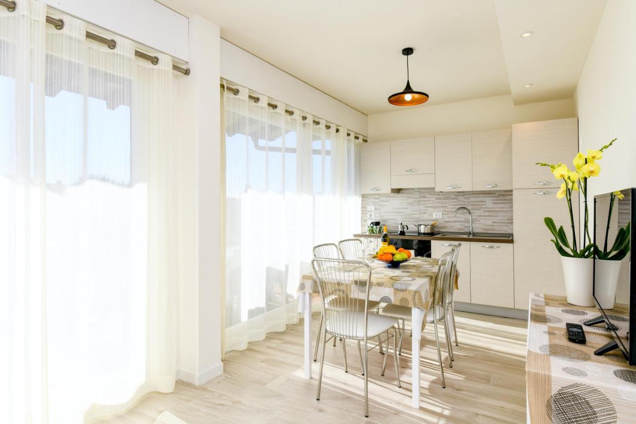 Suite Marta Sirmione Exterior photo